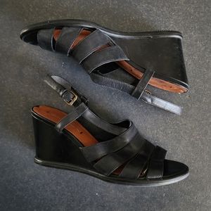 Black leather wedges 8